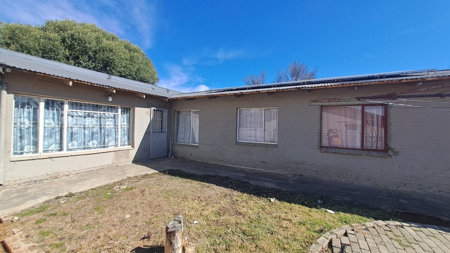 11 Bedroom Property for Sale in Brandwag Free State
